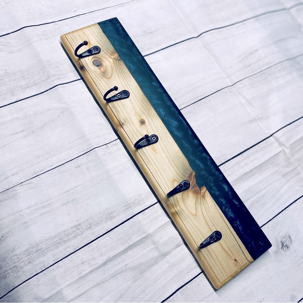 Handmade Midnight Pinewood Resin Key Rack Organizer - Picture 8 of 9